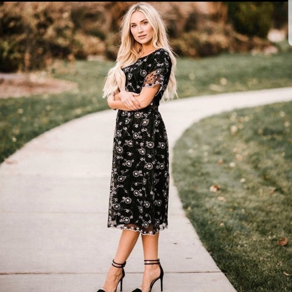 Embroidered Midi Dress (JESSAKAE)